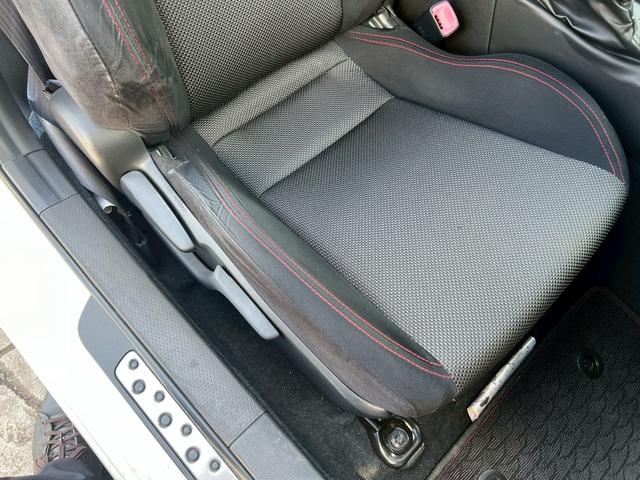 ８６ ＧＴ　純正ナビ　ＴＶ　純正１７インチＡＷ　モデリスタエアロ（Ｆ．Ｓ．Ｒ）　６速ＭＴ　５Ｚｉｇｅｎマフラー　スマートキー　純正革巻きステアリング　Ｂｌｕｅｔｏｏｔｈ　ＥＴＣ　デジタルインナーミラー（54枚目）