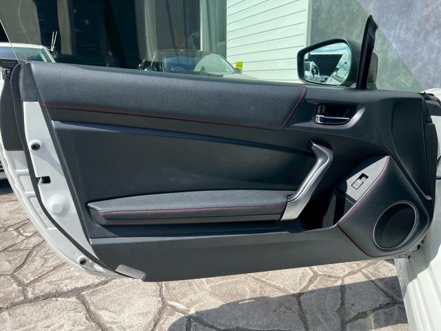 ８６ ＧＴ　純正ナビ　ＴＶ　純正１７インチＡＷ　モデリスタエアロ（Ｆ．Ｓ．Ｒ）　６速ＭＴ　５Ｚｉｇｅｎマフラー　スマートキー　純正革巻きステアリング　Ｂｌｕｅｔｏｏｔｈ　ＥＴＣ　デジタルインナーミラー（59枚目）