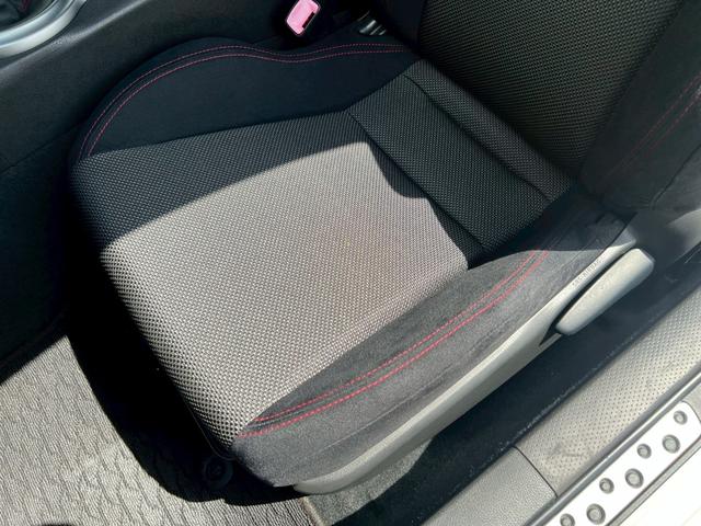８６ ＧＴ　純正ナビ　ＴＶ　純正１７インチＡＷ　モデリスタエアロ（Ｆ．Ｓ．Ｒ）　６速ＭＴ　５Ｚｉｇｅｎマフラー　スマートキー　純正革巻きステアリング　Ｂｌｕｅｔｏｏｔｈ　ＥＴＣ　デジタルインナーミラー（65枚目）