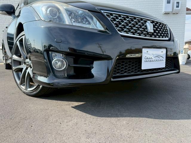 クラウン アスリートＧパッケージ　サンルーフ　純正ナビ　フルセグＴＶ　バックカメラ　ＨＩＤヘッドライト　プッシュボタンスタート　スマートキー　ＤＶＤ　パワーシート　アクセサリーソケット　電動サンシェード　ＴＲＤ１９インチアルミホイール（12枚目）