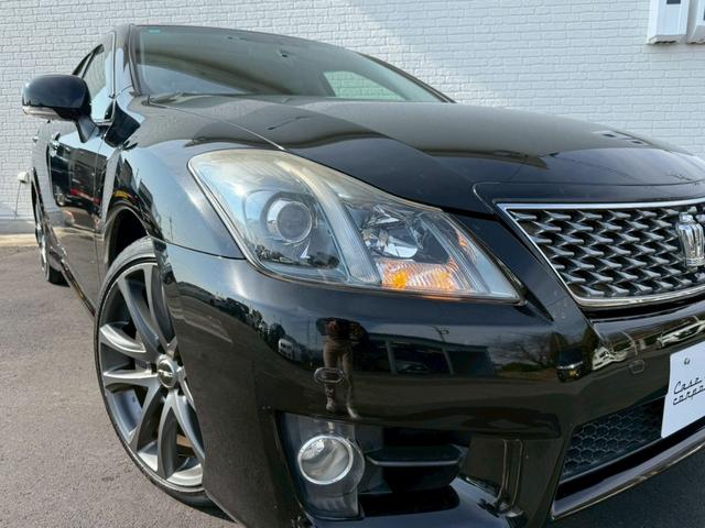 クラウン アスリートＧパッケージ　サンルーフ　純正ナビ　フルセグＴＶ　バックカメラ　ＨＩＤヘッドライト　プッシュボタンスタート　スマートキー　ＤＶＤ　パワーシート　アクセサリーソケット　電動サンシェード　ＴＲＤ１９インチアルミホイール（17枚目）