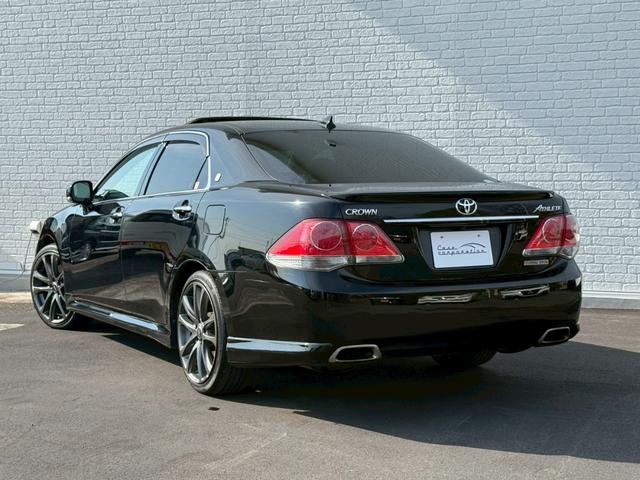 クラウン アスリートＧパッケージ　サンルーフ　純正ナビ　フルセグＴＶ　バックカメラ　ＨＩＤヘッドライト　プッシュボタンスタート　スマートキー　ＤＶＤ　パワーシート　アクセサリーソケット　電動サンシェード　ＴＲＤ１９インチアルミホイール（22枚目）