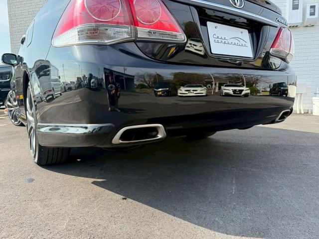 クラウン アスリートＧパッケージ　サンルーフ　純正ナビ　フルセグＴＶ　バックカメラ　ＨＩＤヘッドライト　プッシュボタンスタート　スマートキー　ＤＶＤ　パワーシート　アクセサリーソケット　電動サンシェード　ＴＲＤ１９インチアルミホイール（28枚目）