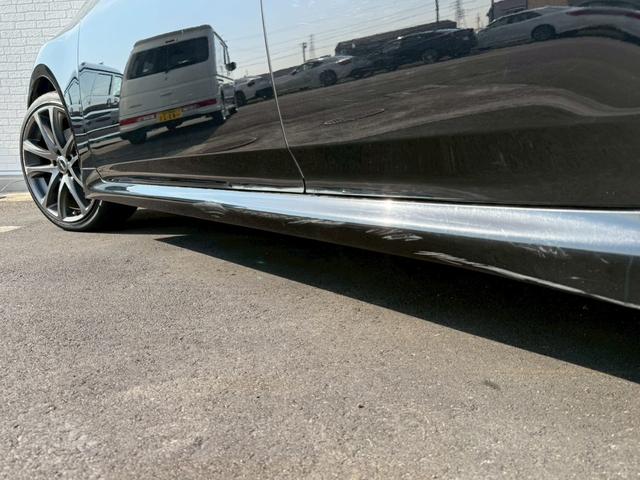 クラウン アスリートＧパッケージ　サンルーフ　純正ナビ　フルセグＴＶ　バックカメラ　ＨＩＤヘッドライト　プッシュボタンスタート　スマートキー　ＤＶＤ　パワーシート　アクセサリーソケット　電動サンシェード　ＴＲＤ１９インチアルミホイール（30枚目）