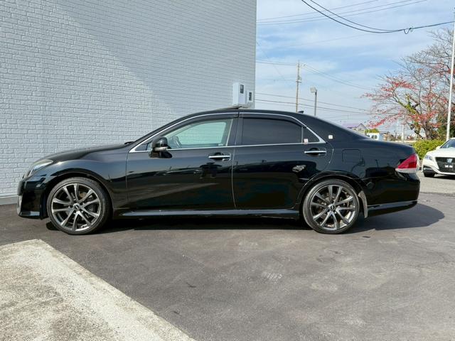 クラウン アスリートＧパッケージ　サンルーフ　純正ナビ　フルセグＴＶ　バックカメラ　ＨＩＤヘッドライト　プッシュボタンスタート　スマートキー　ＤＶＤ　パワーシート　アクセサリーソケット　電動サンシェード　ＴＲＤ１９インチアルミホイール（34枚目）