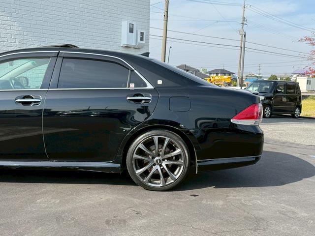 クラウン アスリートＧパッケージ　サンルーフ　純正ナビ　フルセグＴＶ　バックカメラ　ＨＩＤヘッドライト　プッシュボタンスタート　スマートキー　ＤＶＤ　パワーシート　アクセサリーソケット　電動サンシェード　ＴＲＤ１９インチアルミホイール（35枚目）