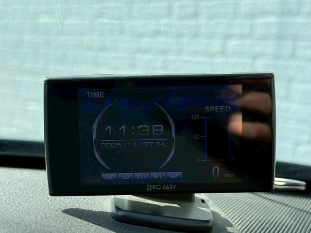 クラウン アスリートＧパッケージ　サンルーフ　純正ナビ　フルセグＴＶ　バックカメラ　ＨＩＤヘッドライト　プッシュボタンスタート　スマートキー　ＤＶＤ　パワーシート　アクセサリーソケット　電動サンシェード　ＴＲＤ１９インチアルミホイール（45枚目）