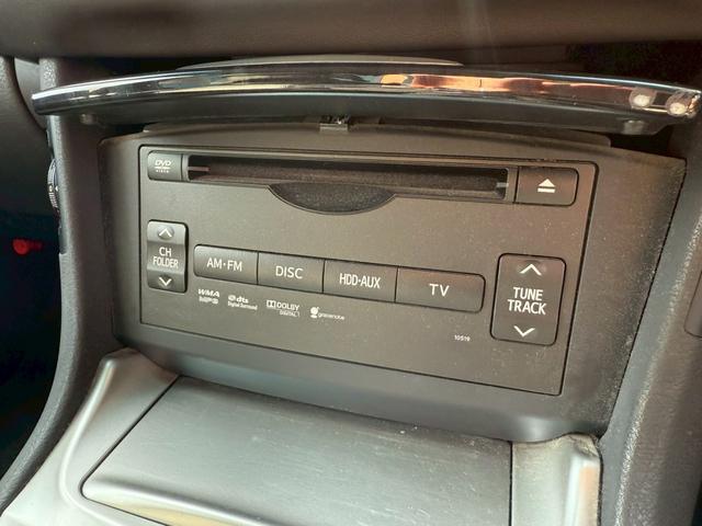 クラウン アスリートＧパッケージ　サンルーフ　純正ナビ　フルセグＴＶ　バックカメラ　ＨＩＤヘッドライト　プッシュボタンスタート　スマートキー　ＤＶＤ　パワーシート　アクセサリーソケット　電動サンシェード　ＴＲＤ１９インチアルミホイール（50枚目）