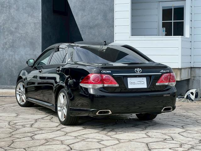 クラウン アスリート　スペシャルナビパッケージ　メーカーナビ　バックカメラ　ＥＴＣ　シートカバー　プッシュボタンスタート　サイドエアバッグ　盗難防止装置　オートクルーズ　オートエアコン　ＥＴＣ付き　エアバッグ　衝突安全ボディ　ＤＶＤ再生　ＨＤＤナビ（23枚目）