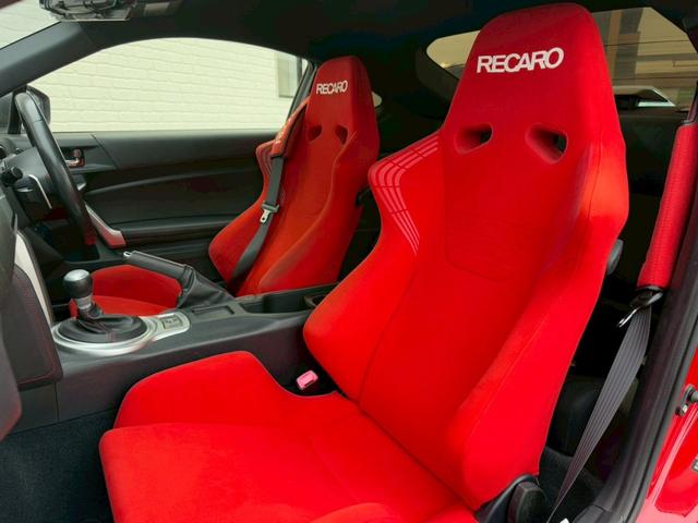 86 GT エイムゲインフロントバンパー カーボン調リアスポイラー 前席レカロセミバケットシート 社外エキマニ トラストマフラー BLITZ車高調 RAYS19インチAW ZERO100エアクリーナー 社外テール(62枚目)