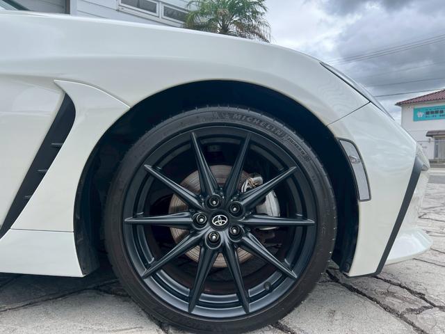 GR86 RZ 6速MT 純正18インチAW 黒革ウルトラスエードコンビシート シートヒーター クルーズコントロール スポーツアルミペダル LEDヘッドライト 純正ナビ フルセグTV スマートキー ハーフレザーシート(19枚目)