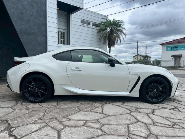 GR86 RZ 6速MT 純正18インチAW 黒革ウルトラスエードコンビシート シートヒーター クルーズコントロール スポーツアルミペダル LEDヘッドライト 純正ナビ フルセグTV スマートキー ハーフレザーシート(21枚目)