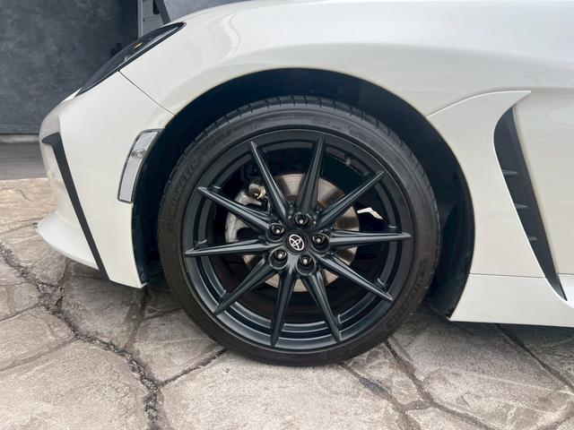 GR86 RZ 6速MT 純正18インチAW 黒革ウルトラスエードコンビシート シートヒーター クルーズコントロール スポーツアルミペダル LEDヘッドライト 純正ナビ フルセグTV スマートキー ハーフレザーシート(32枚目)