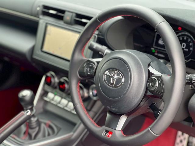 GR86 RZ 6速MT 純正18インチAW 黒革ウルトラスエードコンビシート シートヒーター クルーズコントロール スポーツアルミペダル LEDヘッドライト 純正ナビ フルセグTV スマートキー ハーフレザーシート(37枚目)