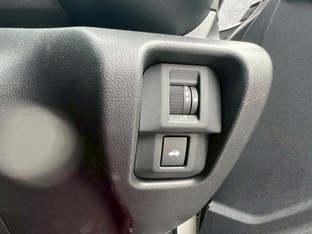 GR86 RZ 6速MT 純正18インチAW 黒革ウルトラスエードコンビシート シートヒーター クルーズコントロール スポーツアルミペダル LEDヘッドライト 純正ナビ フルセグTV スマートキー ハーフレザーシート(41枚目)