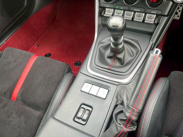 GR86 RZ 6速MT 純正18インチAW 黒革ウルトラスエードコンビシート シートヒーター クルーズコントロール スポーツアルミペダル LEDヘッドライト 純正ナビ フルセグTV スマートキー ハーフレザーシート(46枚目)