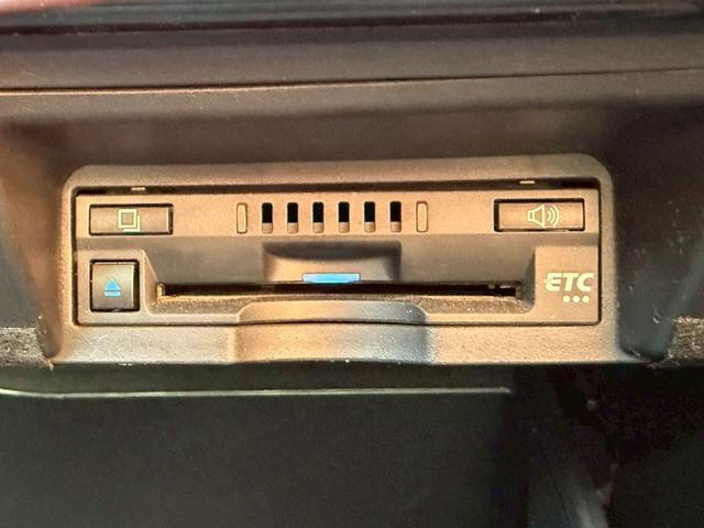 クラウンハイブリッド RSアドバンス モデリスタエアロ(F/S/R)モデリスタ19インチAW サンルーフ レザーシート バックカメラ ブラインドスポットモニター パワーシート シートヒーター/クーラー CD/DVD デジタルインナーミラー(58枚目)