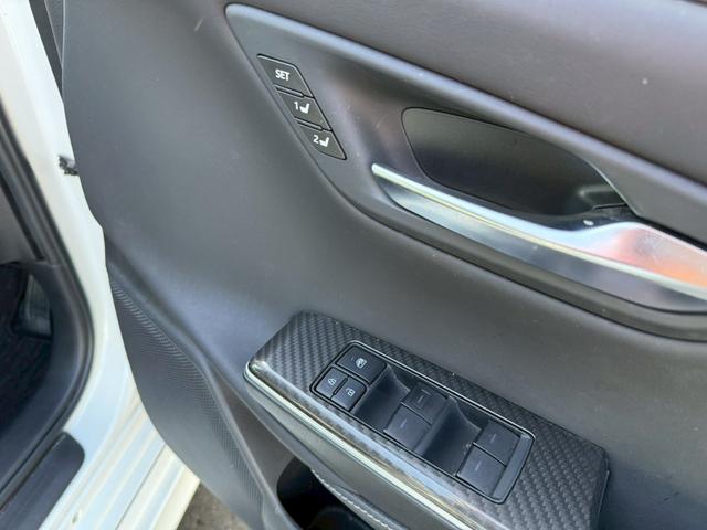 クラウンハイブリッド RSアドバンス モデリスタエアロ(F/S/R)モデリスタ19インチAW サンルーフ レザーシート バックカメラ ブラインドスポットモニター パワーシート シートヒーター/クーラー CD/DVD デジタルインナーミラー(63枚目)