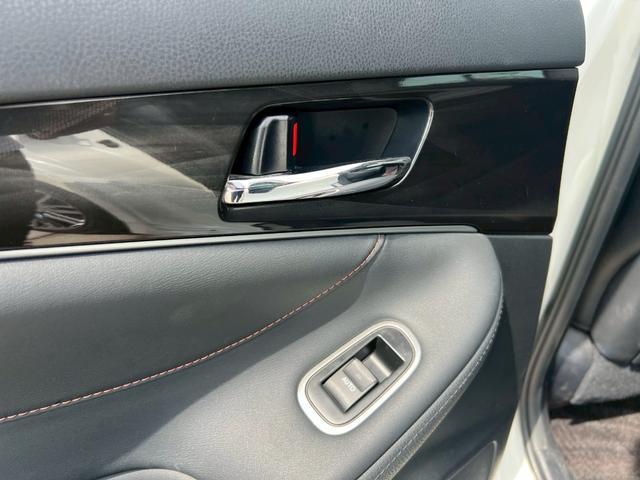 クラウンハイブリッド アスリートG サンルーフ メーカーオプション18インチアルミ 純正ナビ TV バックモニター ブラックレザーシート プリクラッシュセーフティ ETC プッシュボタンスタート 電動リアシェード パワーシート電格ミラー(69枚目)