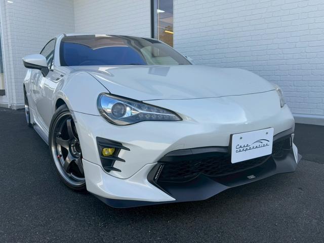 ８６ ＧＴ　ＴＲＤエアロＬＥＤ付（Ｆ／Ｓ／Ｒ／トランク）　ブレンボブレーキ　ＡＤＶＡＮレーシングＧＴ１８インチアルミホイール　ブリッツ車高調　ＧＲｅｄｄｙステアリング　ケンウッドナビ　バックモニター　オートライト（11枚目）