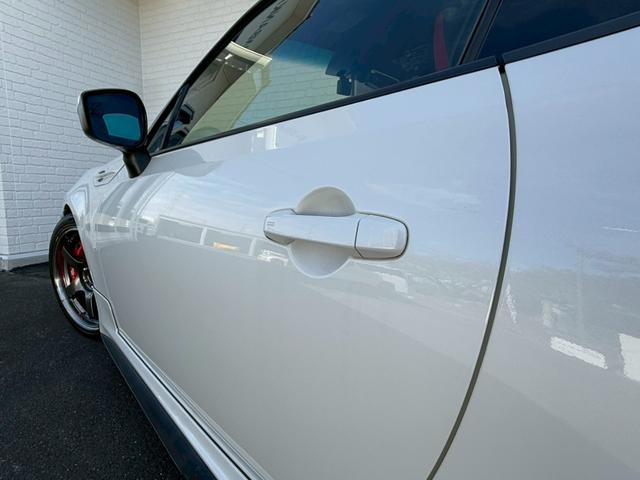 ８６ ＧＴ　ＴＲＤエアロＬＥＤ付（Ｆ／Ｓ／Ｒ／トランク）　ブレンボブレーキ　ＡＤＶＡＮレーシングＧＴ１８インチアルミホイール　ブリッツ車高調　ＧＲｅｄｄｙステアリング　ケンウッドナビ　バックモニター　オートライト（29枚目）