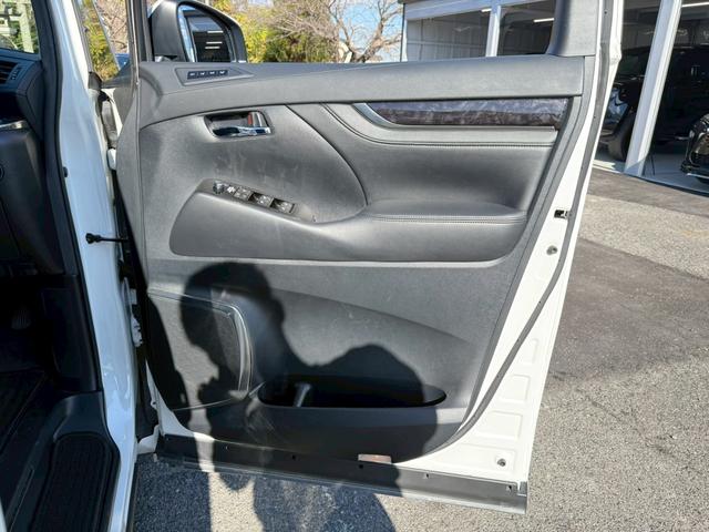 アルファード ２．５Ｓ　Ｃパッケージ　モデリスタエアロ　シグネチャーイルミ　サンルーフ　アルパイン１０インチナビ　アルパイン後席モニター　デジタルインナーミラー　前後ドラレコ　スペアタイヤ　ブラインドスポットモニター　両側電動スライドドア（60枚目）