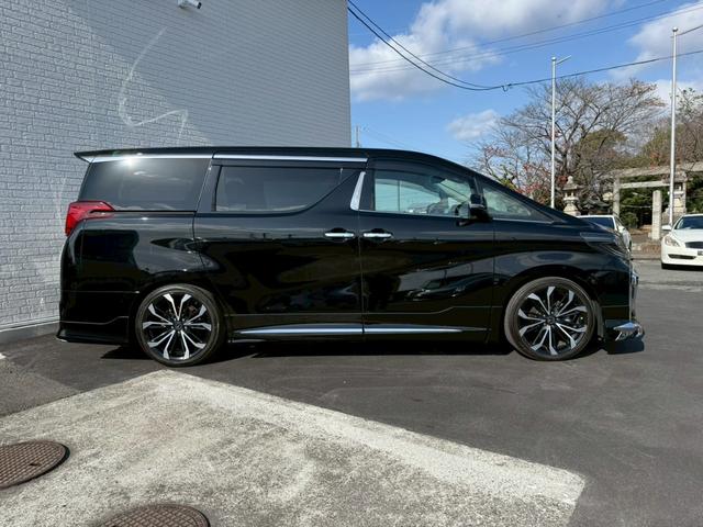 アルファード 2.5S Cパッケージ モデリスタエアロ/シグネチャーイルミ/20インチAW CD/DVD 後席モニター 寒冷地仕様 ETC2.0 バックモニター 両側電動スライドドア パワーバックドア シートヒーター/クーラー 社外サス(20枚目)