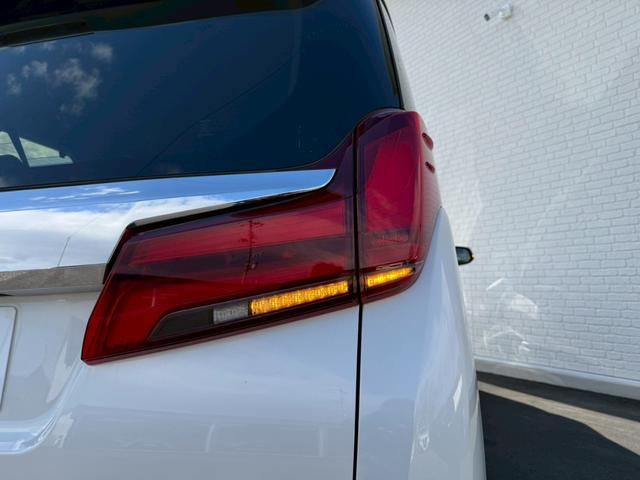 アルファード 2.5S Cパッケージ サンルーフ 純正ディスプレイオーディオ+ナビ フリップダウンモニター デジタルインナーミラー フルセグTV 3眼LEDヘッドライト 両側電動スライドドア 電動バックドア シートヒーター シートクーラー(33枚目)