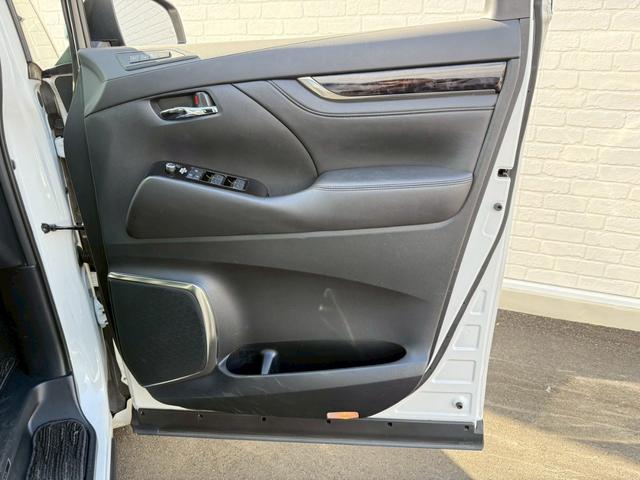 アルファード 2.5S Cパッケージ サンルーフ 純正ディスプレイオーディオ+ナビ フリップダウンモニター デジタルインナーミラー フルセグTV 3眼LEDヘッドライト 両側電動スライドドア 電動バックドア シートヒーター シートクーラー(62枚目)