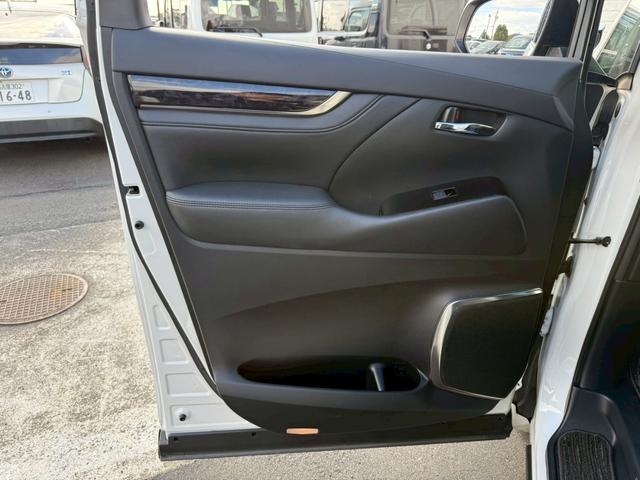 アルファード 2.5S Cパッケージ サンルーフ 純正ディスプレイオーディオ+ナビ フリップダウンモニター デジタルインナーミラー フルセグTV 3眼LEDヘッドライト 両側電動スライドドア 電動バックドア シートヒーター シートクーラー(67枚目)