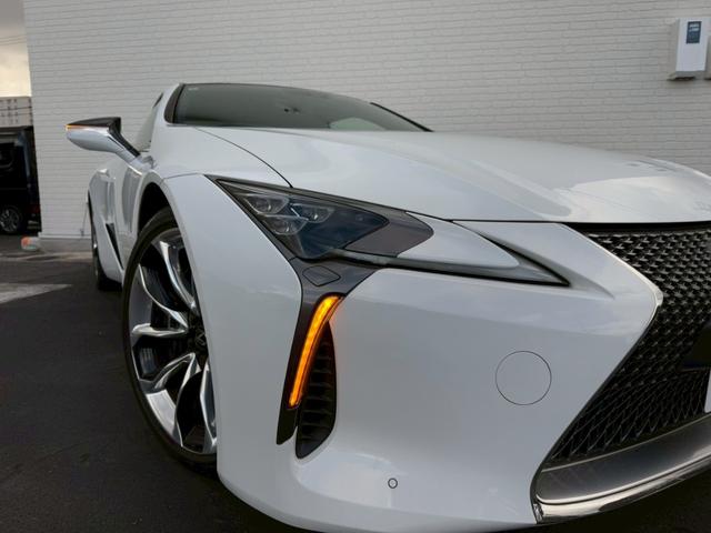 LC LC500 Lパッケージ パノラマルーフ 純正21インチアルミ マークレビンソンサウンド 寒冷地仕様 ヘッドアップディスプレイ ブラインドスポットモニター ブリージーブルー内装 ETC2.0 ステアリングヒーター バックカメラ(18枚目)