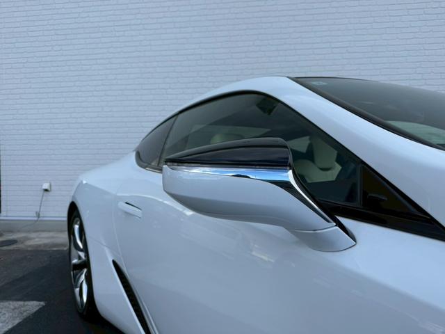 LC LC500 Lパッケージ パノラマルーフ 純正21インチアルミ マークレビンソンサウンド 寒冷地仕様 ヘッドアップディスプレイ ブラインドスポットモニター ブリージーブルー内装 ETC2.0 ステアリングヒーター バックカメラ(19枚目)