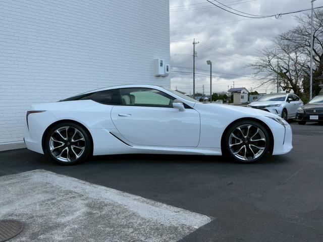 LC LC500 Lパッケージ パノラマルーフ 純正21インチアルミ マークレビンソンサウンド 寒冷地仕様 ヘッドアップディスプレイ ブラインドスポットモニター ブリージーブルー内装 ETC2.0 ステアリングヒーター バックカメラ(20枚目)