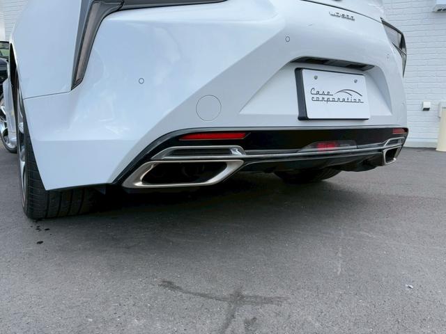 LC LC500 Lパッケージ パノラマルーフ 純正21インチアルミ マークレビンソンサウンド 寒冷地仕様 ヘッドアップディスプレイ ブラインドスポットモニター ブリージーブルー内装 ETC2.0 ステアリングヒーター バックカメラ(28枚目)