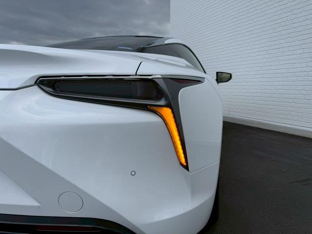 LC LC500 Lパッケージ パノラマルーフ 純正21インチアルミ マークレビンソンサウンド 寒冷地仕様 ヘッドアップディスプレイ ブラインドスポットモニター ブリージーブルー内装 ETC2.0 ステアリングヒーター バックカメラ(33枚目)