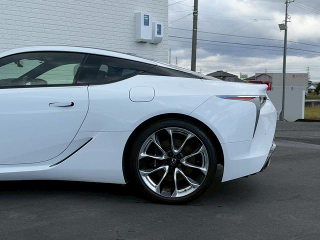 LC LC500 Lパッケージ パノラマルーフ 純正21インチアルミ マークレビンソンサウンド 寒冷地仕様 ヘッドアップディスプレイ ブラインドスポットモニター ブリージーブルー内装 ETC2.0 ステアリングヒーター バックカメラ(35枚目)