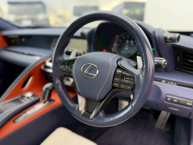 LC LC500 Lパッケージ パノラマルーフ 純正21インチアルミ マークレビンソンサウンド 寒冷地仕様 ヘッドアップディスプレイ ブラインドスポットモニター ブリージーブルー内装 ETC2.0 ステアリングヒーター バックカメラ(40枚目)