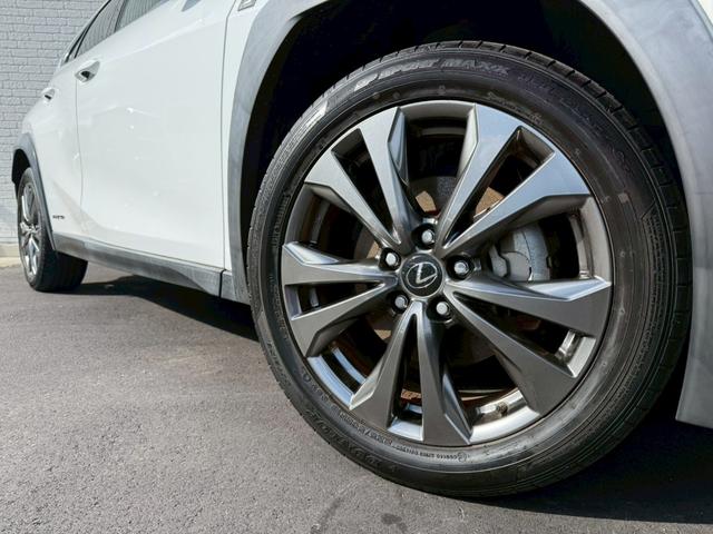 UX UX250h Fスポーツ 3眼LEDヘッドライト 赤革シート 純正ナビ フルセグTV ETC2.0 パワーシート シートヒーター シートクーラー ステアリングヒーター バックカメラ パワーバックドアドラレコ ブラインドスポット(15枚目)