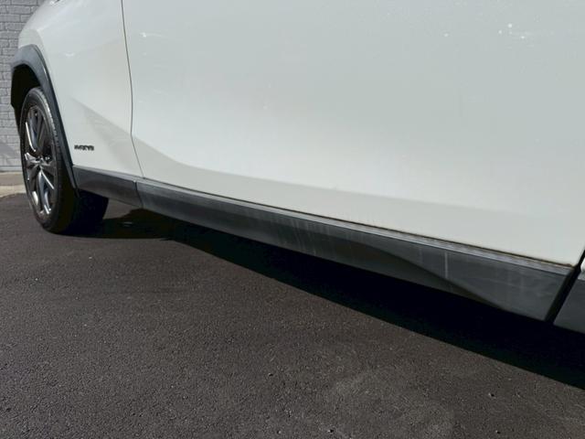 UX UX250h Fスポーツ 3眼LEDヘッドライト 赤革シート 純正ナビ フルセグTV ETC2.0 パワーシート シートヒーター シートクーラー ステアリングヒーター バックカメラ パワーバックドアドラレコ ブラインドスポット(16枚目)