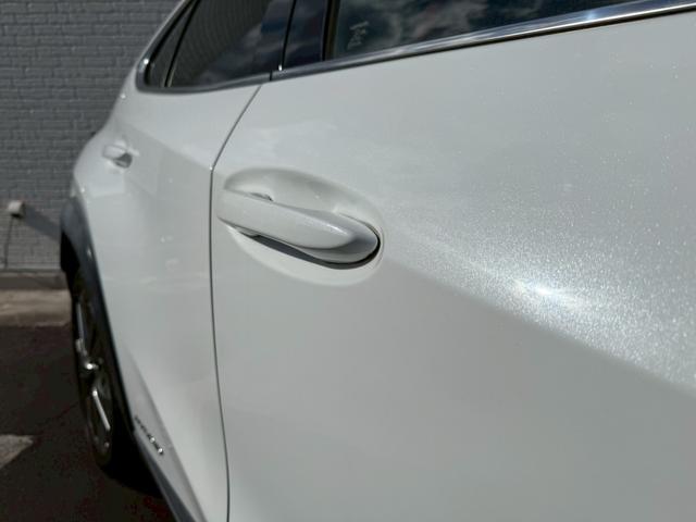 UX UX250h Fスポーツ 3眼LEDヘッドライト 赤革シート 純正ナビ フルセグTV ETC2.0 パワーシート シートヒーター シートクーラー ステアリングヒーター バックカメラ パワーバックドアドラレコ ブラインドスポット(17枚目)