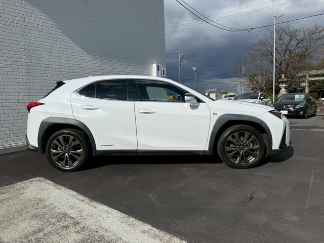 UX UX250h Fスポーツ 3眼LEDヘッドライト 赤革シート 純正ナビ フルセグTV ETC2.0 パワーシート シートヒーター シートクーラー ステアリングヒーター バックカメラ パワーバックドアドラレコ ブラインドスポット(18枚目)