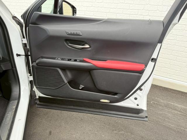 UX UX250h Fスポーツ 3眼LEDヘッドライト 赤革シート 純正ナビ フルセグTV ETC2.0 パワーシート シートヒーター シートクーラー ステアリングヒーター バックカメラ パワーバックドアドラレコ ブラインドスポット(61枚目)