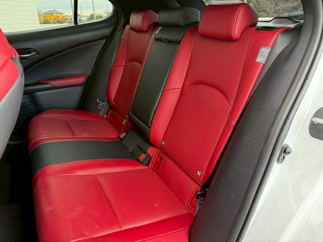 UX UX250h Fスポーツ 3眼LEDヘッドライト 赤革シート 純正ナビ フルセグTV ETC2.0 パワーシート シートヒーター シートクーラー ステアリングヒーター バックカメラ パワーバックドアドラレコ ブラインドスポット(71枚目)