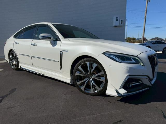 クラウンハイブリッド RSアドバンス モデリスタエアロ モデリスタ19インチAW サンルーフ パノラミックビューモニター ブラックレザーシート ステアリングヒーター シートヒーター/クーラー 3眼LED ワイヤレス充電 ブラインドスポット(12枚目)