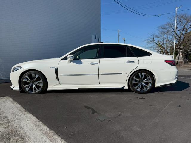 クラウンハイブリッド RSアドバンス モデリスタエアロ モデリスタ19インチAW サンルーフ パノラミックビューモニター ブラックレザーシート ステアリングヒーター シートヒーター/クーラー 3眼LED ワイヤレス充電 ブラインドスポット(35枚目)