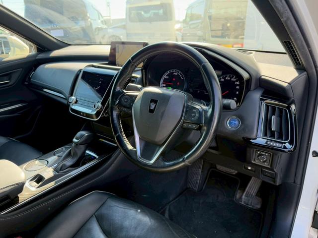 クラウンハイブリッド RSアドバンス モデリスタエアロ モデリスタ19インチAW サンルーフ パノラミックビューモニター ブラックレザーシート ステアリングヒーター シートヒーター/クーラー 3眼LED ワイヤレス充電 ブラインドスポット(39枚目)