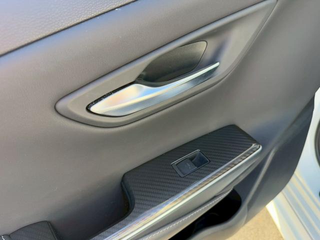 クラウンハイブリッド RSアドバンス モデリスタエアロ モデリスタ19インチAW サンルーフ パノラミックビューモニター ブラックレザーシート ステアリングヒーター シートヒーター/クーラー 3眼LED ワイヤレス充電 ブラインドスポット(67枚目)