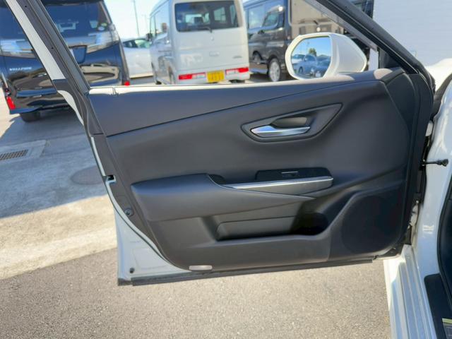 クラウンハイブリッド RSアドバンス モデリスタエアロ モデリスタ19インチAW サンルーフ パノラミックビューモニター ブラックレザーシート ステアリングヒーター シートヒーター/クーラー 3眼LED ワイヤレス充電 ブラインドスポット(68枚目)