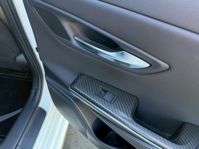 クラウンハイブリッド RSアドバンス モデリスタエアロ モデリスタ19インチAW サンルーフ パノラミックビューモニター ブラックレザーシート ステアリングヒーター シートヒーター/クーラー 3眼LED ワイヤレス充電 ブラインドスポット(72枚目)