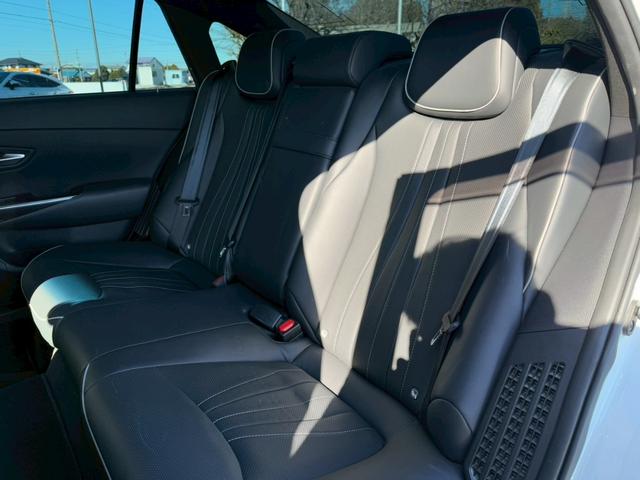 クラウンハイブリッド RSアドバンス モデリスタエアロ モデリスタ19インチAW サンルーフ パノラミックビューモニター ブラックレザーシート ステアリングヒーター シートヒーター/クーラー 3眼LED ワイヤレス充電 ブラインドスポット(74枚目)